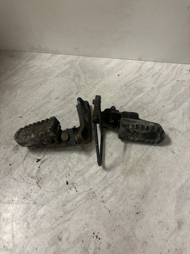 Yamaha tw125 2000 footpegs - 2000,