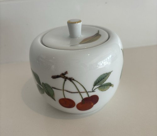 Royal worcester evesham lidded - worcester,