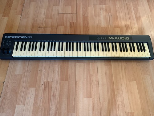 Maudio midi keyboard with - maudio, a