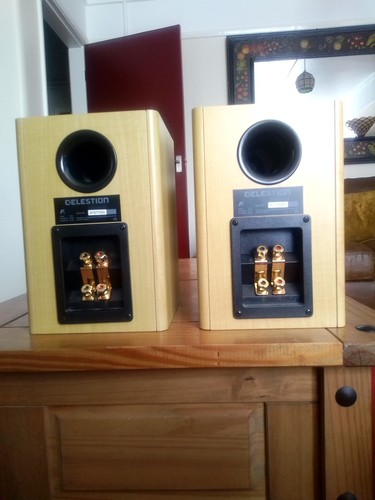 Celestion bookshelf hifi - bookshelf,