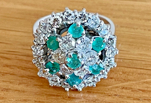 Magnificent 18ct white gold - magnificent,