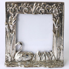 Silver Scenes photo frame, Swan, iris, 8x7cm, silver plated pewter