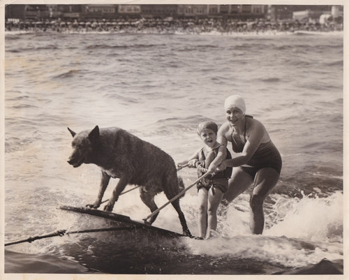 1941 press photo - photo, water