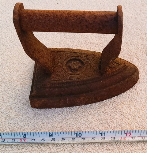 Vintage cast iron flat - iron, iron'