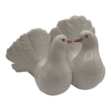 Lladro Kissing Doves LOVE