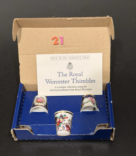 Royal worcester porcelain - worcester,