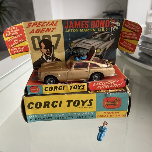 Corgi toys 261 - corgi, james