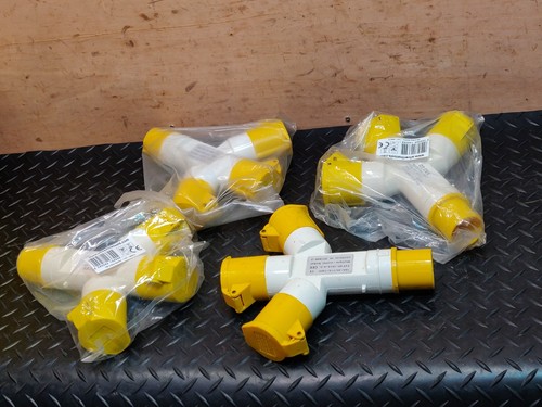 110v 16a way socket - x,