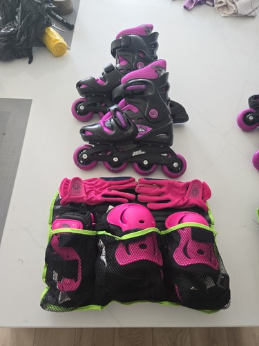 Rollerblades with protection - rollerblades,