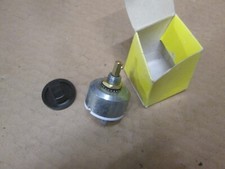 VINTAGE TRACTOR / LEYLAND