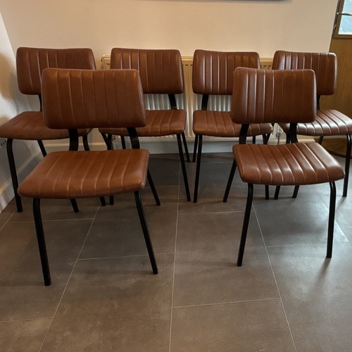 Set brown upholstered - of,