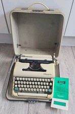 Olympia SM5 Typewriter Cream