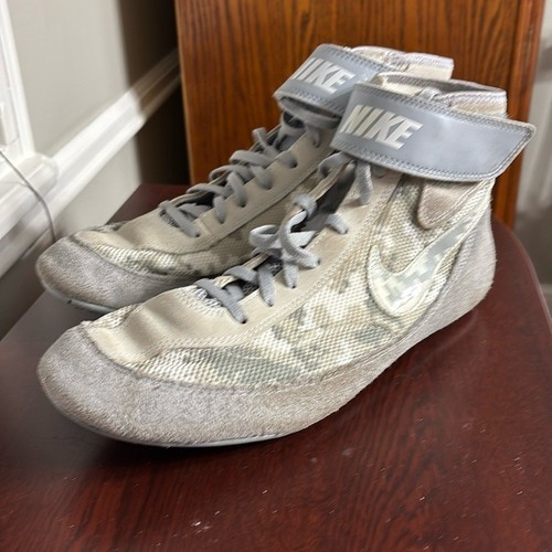 Nike tawa wrestling shoes grey - tawa,