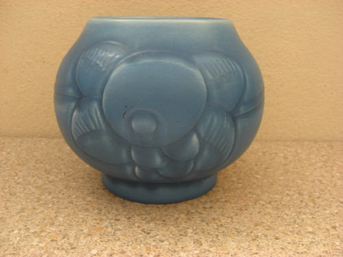 Art deco blue glazed - , incised