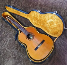 Takamine TGL2 Classical Guitar Japan Solid Cedar Top Rosewood Back + Case