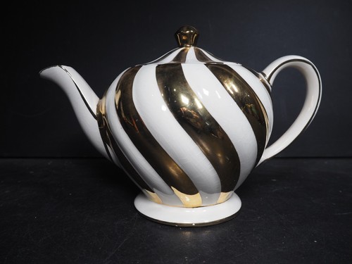 Sadler gold swirl white teapot - swirl,
