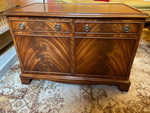 Reproduction mahogany media - reproduction,