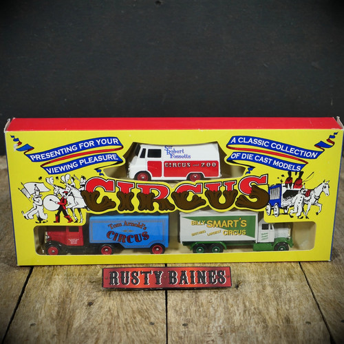 Lledo circus van lorry - circus, set