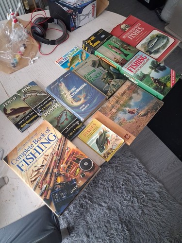 Vintage fishing books - books, lot
