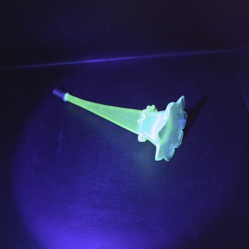 Vaseline glass epergne horn - glass,