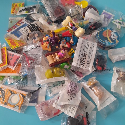 Kellogs vintage cereal toys - kellogs,