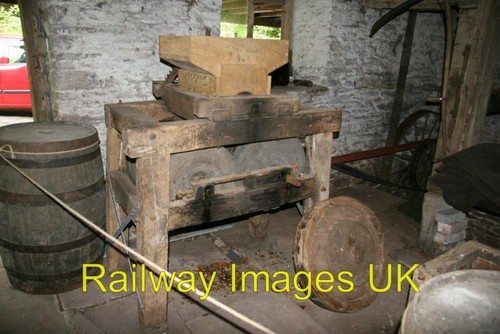 Photo rowlestone mill - rowlestone,