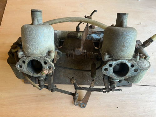 Mga twin carburetors - su,
