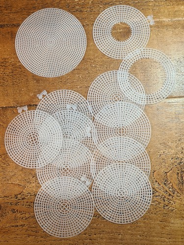 Job lot mesh plastic - job,