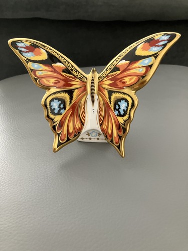 Royal crown derby paperweight - derby,