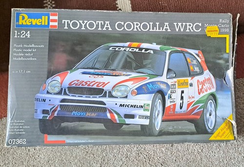 Revell scale toyota - 1:24,