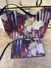 Ted Baker Hydrangea Haze large