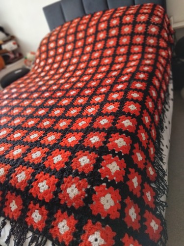 Vintage fringed crochet granny - vintage,