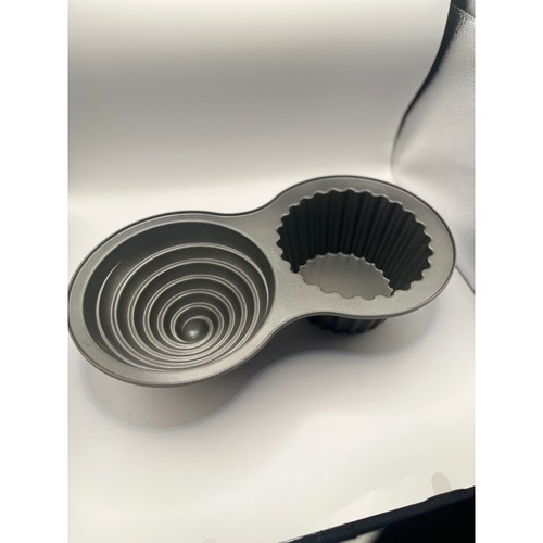 Wilton giant cupcake pan - giant, 3d