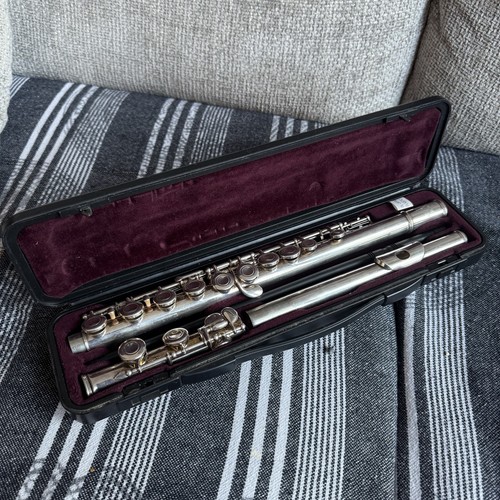 Yamaha silver played flute - silver,