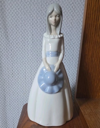 Lladro style spanish porcelain - lladro,