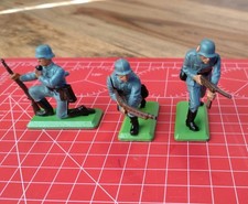 3X BRITAINS DEETAIL SOLDIERS