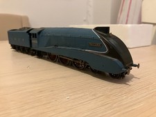 Hornby R3371 RailRoad LNER Class A4 Mallard DCC Ready missing one rear buffer
