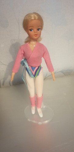 Pedigree sindy doll - pedigree, fashion