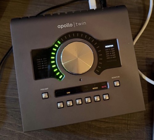 Universal audio apollo - audio,