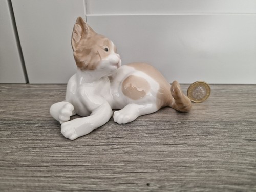Retired 2000 lladro - in, 2000,