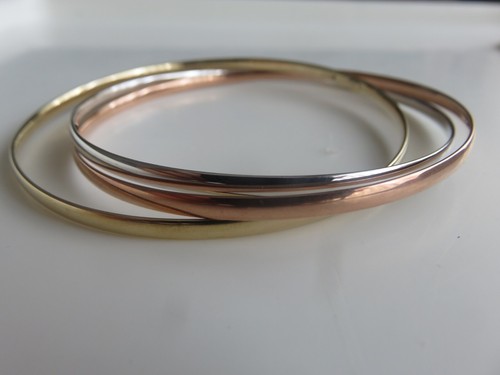 Gold russian bangle - 9, carat