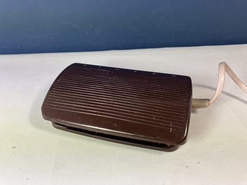 Singer 618775 052 - singer, bakelite
