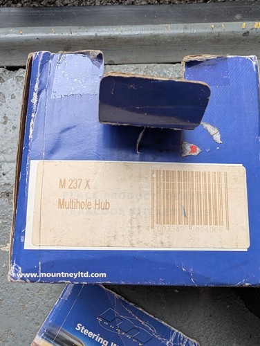 Moutney steering wheel boss - wheel,