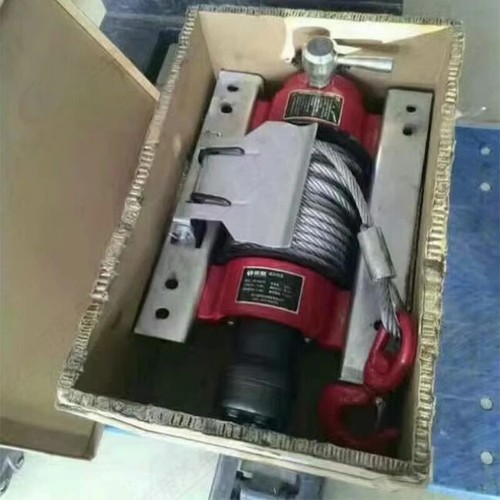 Hydraulic winch with - ,