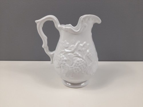 White alcobaca grape embossed - white,