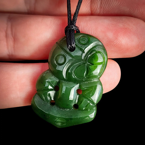 Greenstone pounamu tiki - pounamu,