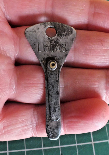 Vintage lucas dstributor - lucas,