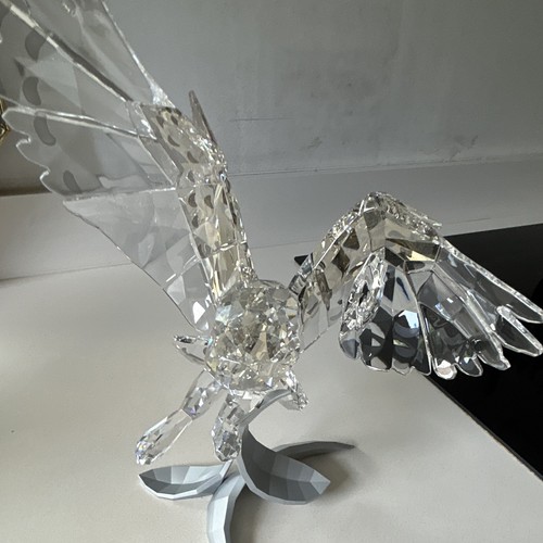 Unmarked clear faceted crystal - clear,