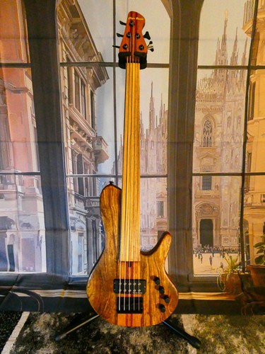 Chyla basses 5 string - chyla,