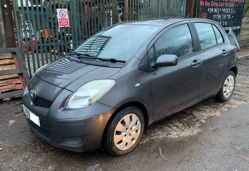 Toyota yaris petrol - 1.3,